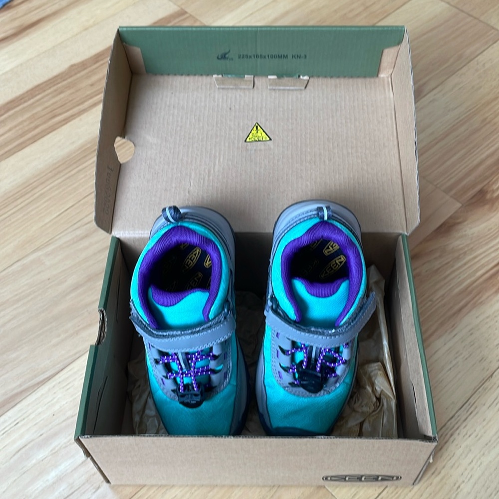Keen Hiking Shoe, Toddler Size 10 NEW in box